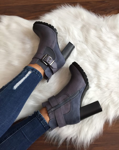 Blue elastic ankle boots with heel