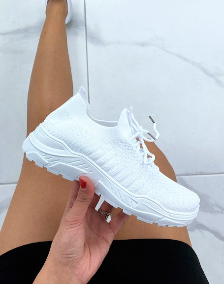 Breathable supple white sneakers with sock effect
