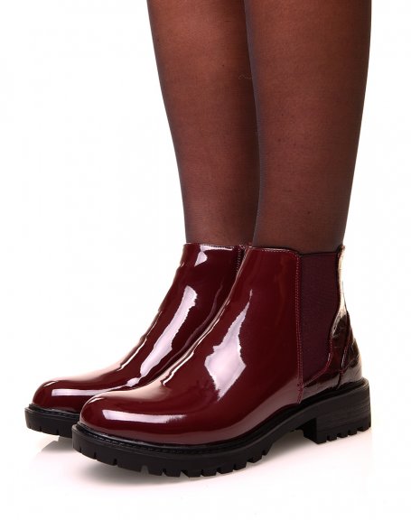 Burgundy bi-material crocodile-effect Chelsea boots
