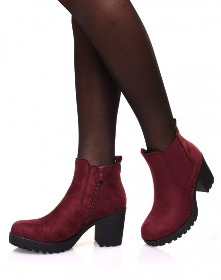 Burgundy chelsea boots in suede with mid-high heel