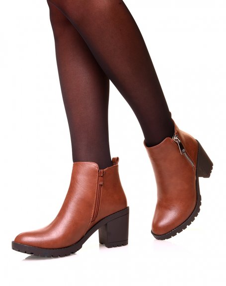 Camel ankle boot with double zip