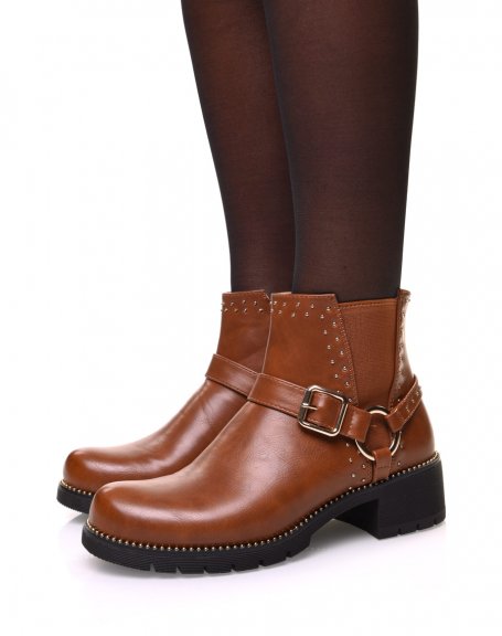 Camel ankle boots with decorative strap with ring