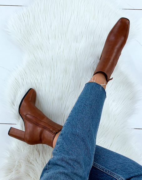 Camel ankle boots with heel and square toe