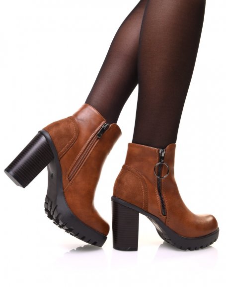 Camel ankle boots with heel with decorative zipper