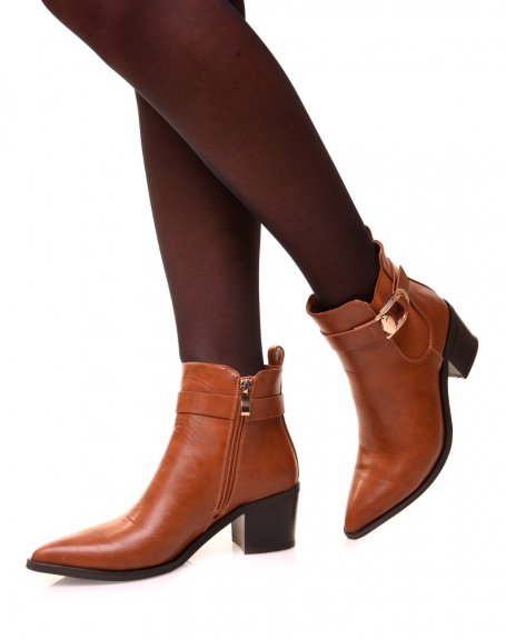 Camel ankle boots with heels and pointed toe with a buckle