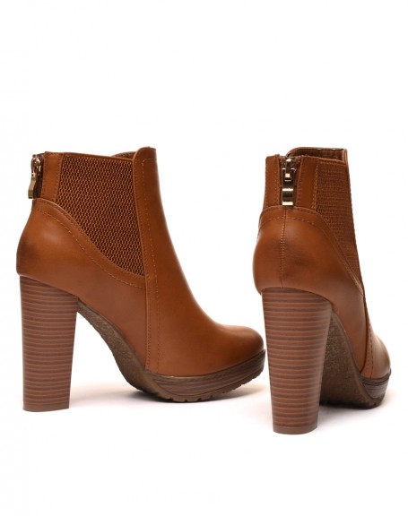 Camel ankle boots with heels with elastics