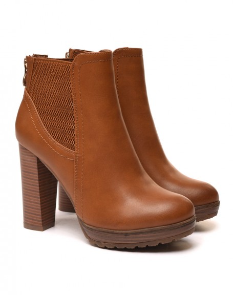 Camel ankle boots with heels with elastics