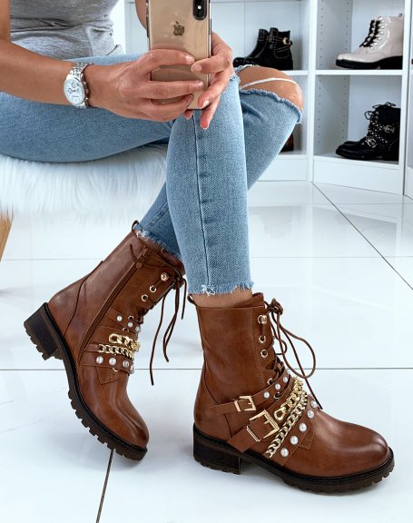 Camel ankle boots with large pearls and chains