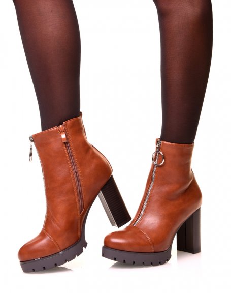 Camel ankle boots with zipper at the front