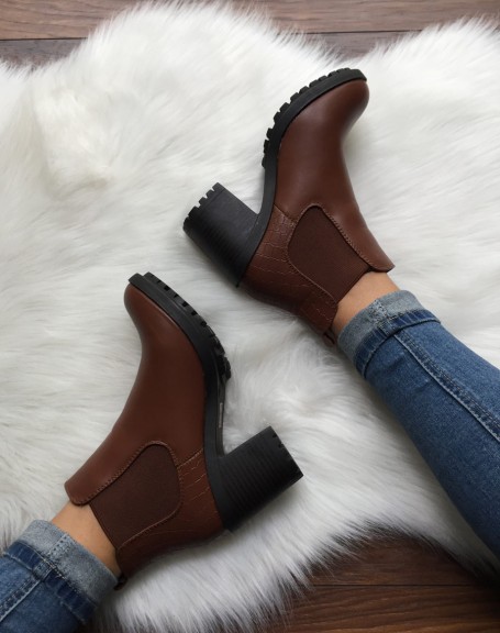 Camel Chelsea boots with heel and crocodile effect