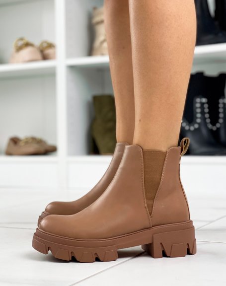 Camel low boots with thick notched soles