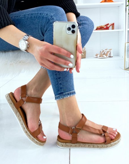 Camel sandals with asymmetric straps