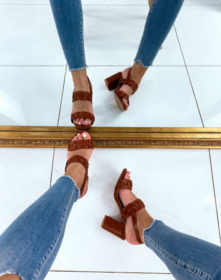 Camel sandals with overlapping straps