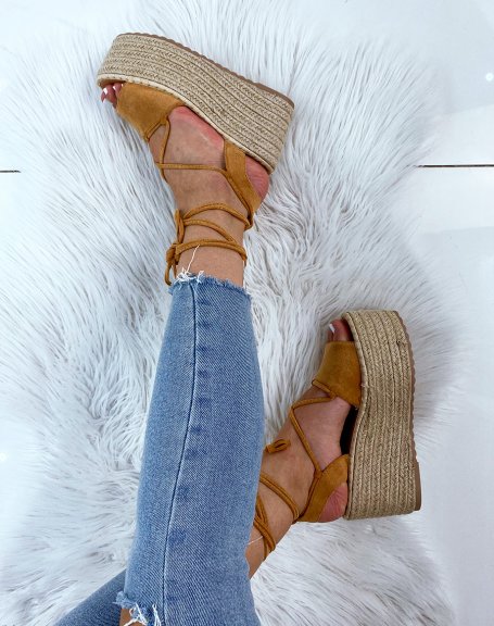 Camel wedges with long strap