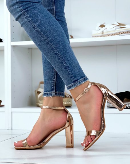 Champagnes patent sandals with square heels