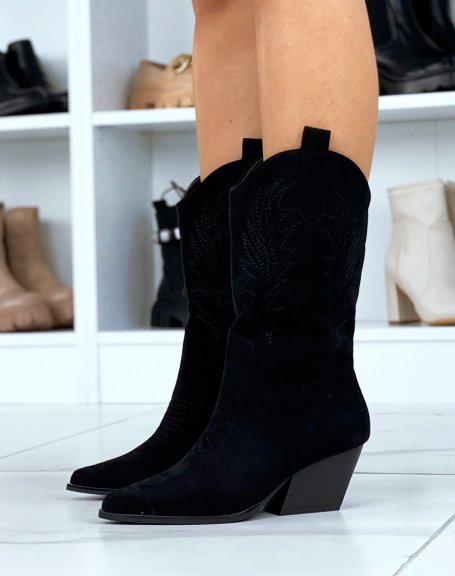Cowboy boots in black suede