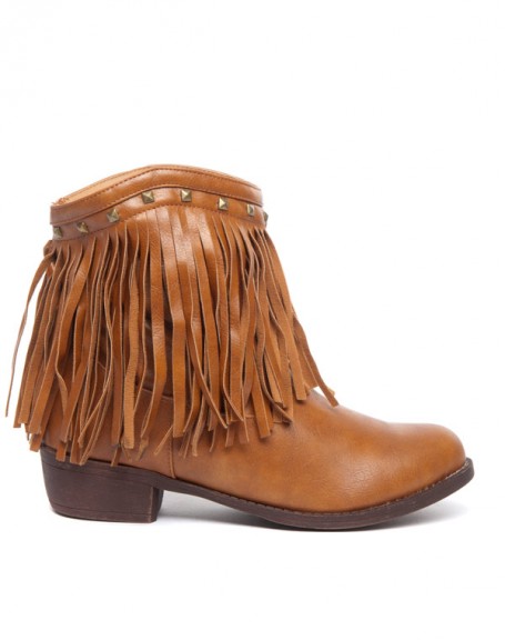 Ethnic boots with fringes and studs Ideal camel