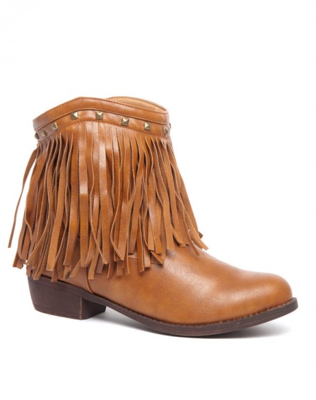 Ethnic boots with fringes and studs Ideal camel