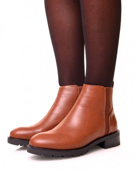 Flat camel boots with rounded toe