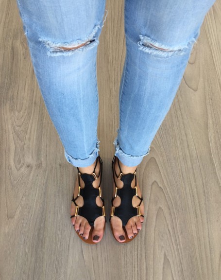 Flat sandal with black elastic
