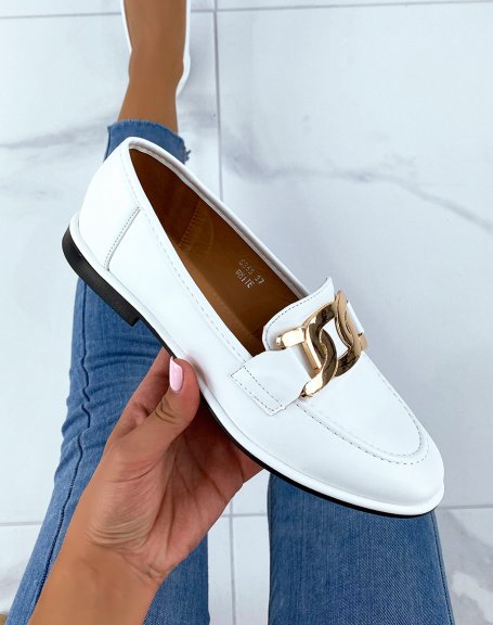 Flat white moccasins with golden chain