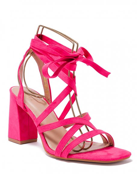 Fushia sandals with narrow straps crossed with lace and heel