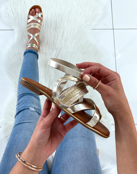 Gold leather sandal with tie strap