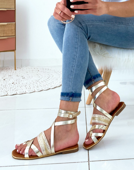 Gold leather sandal with tie strap