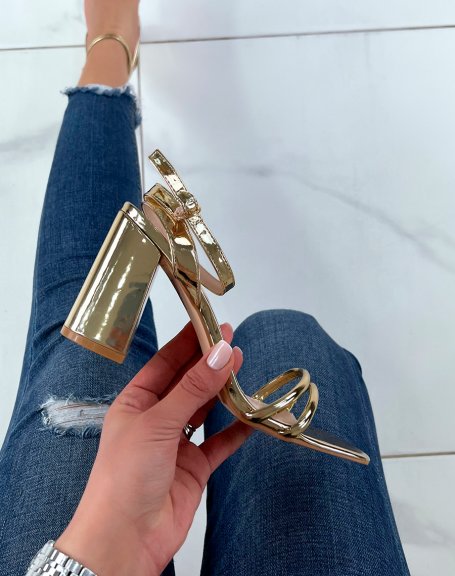 Golden patent sandals with double thin front straps with heel