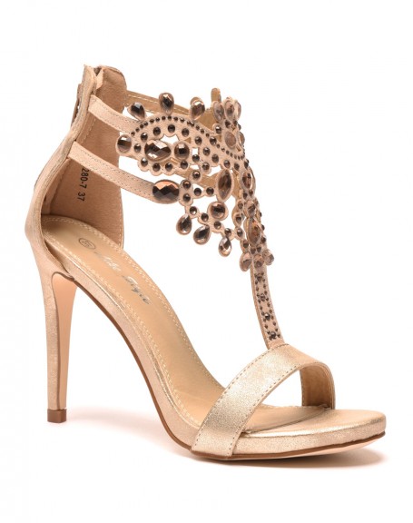 Golden sandal with very chic stone