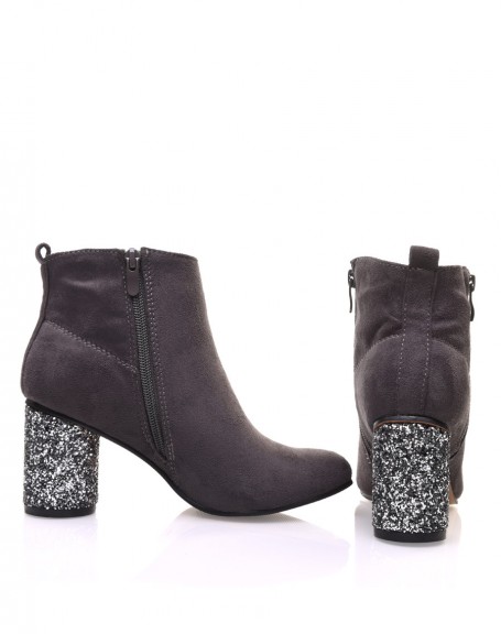 Gray ankle boots with round and glitter heels