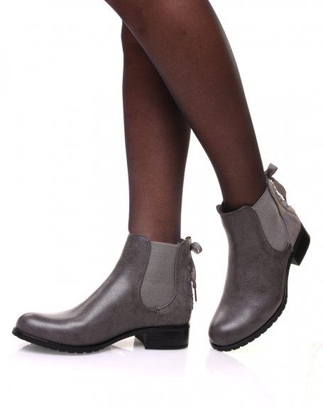 Gray Chelsea boots with bow