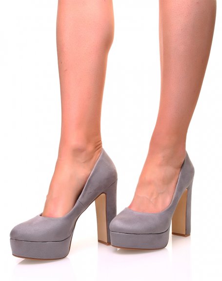 Gray suedette pumps with square heels and chunky platforms