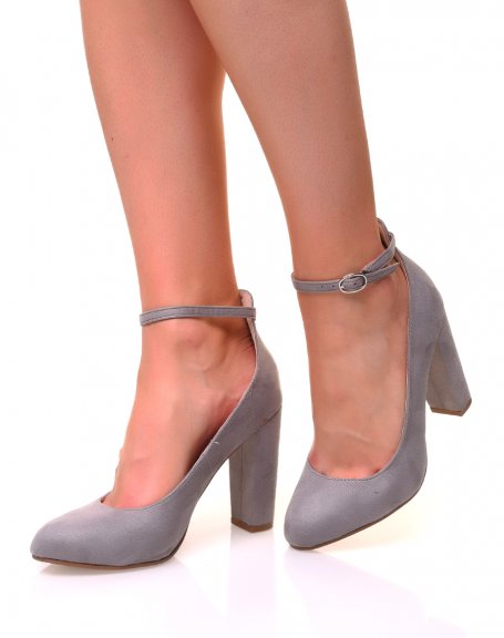 Gray suedette pumps with square high heels