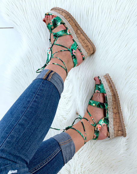 Green wedge sandal with flower