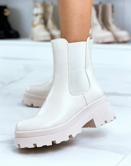 High beige Chelsea boots with heel and notched sole