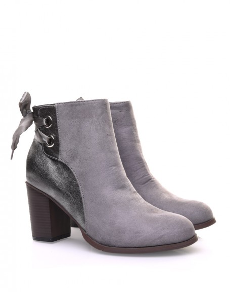 Iridescent gray ankle boots with bow