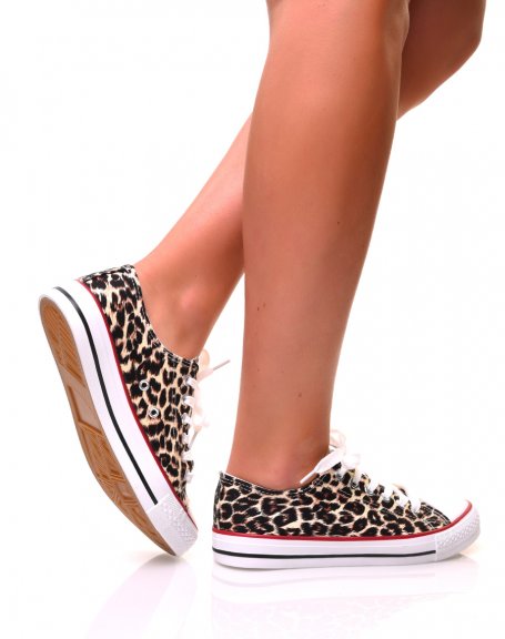 Leopard canvas sneakers with white laces