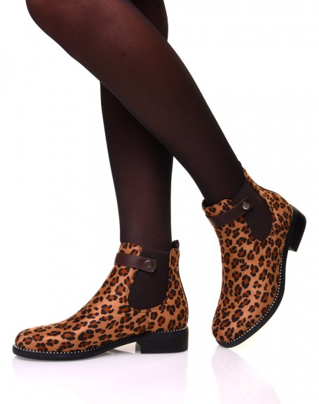 Leopard print chelsea boots