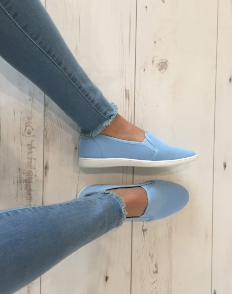 Light and comfortable blue slippers