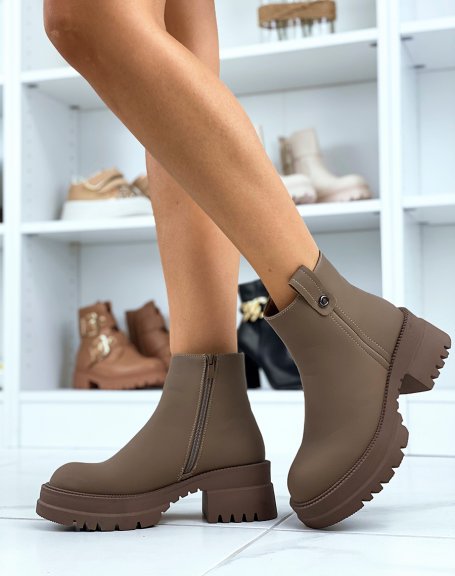 Low and smooth dark brown ankle boots with chunky heel