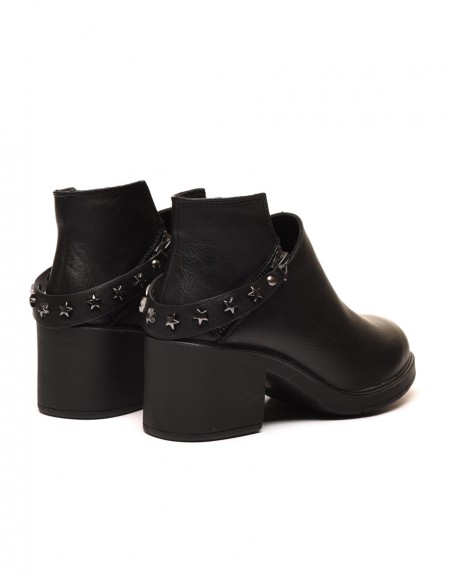 Low black ankle boots with zippers