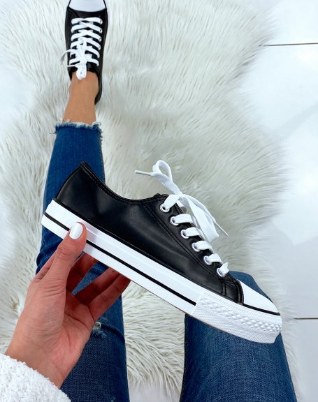 Low-top black faux leather lace-up sneakers