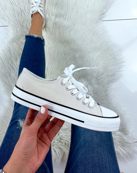 Low-top canvas sneakers with beige lace