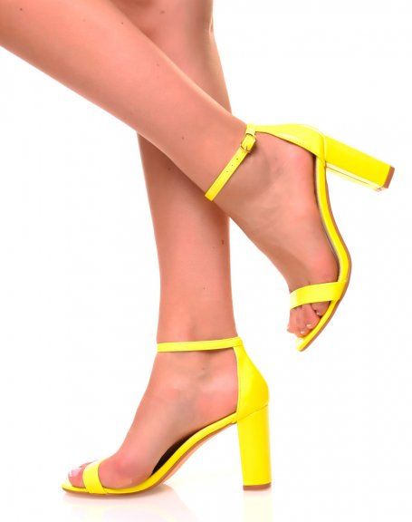 Neon yellow patent-effect sandals with square heels