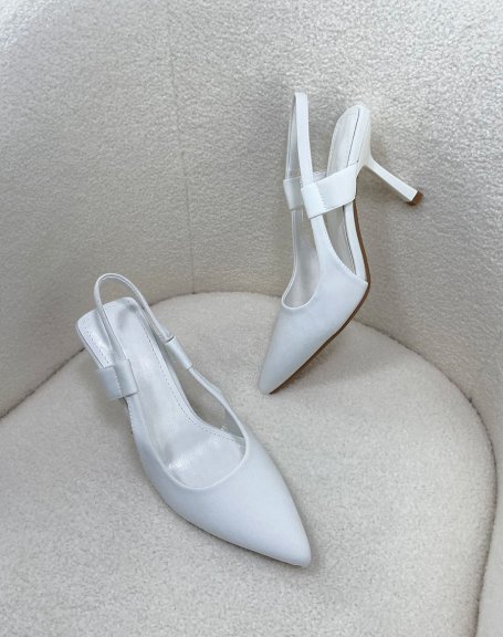 Open white fabric pumps with stiletto heel