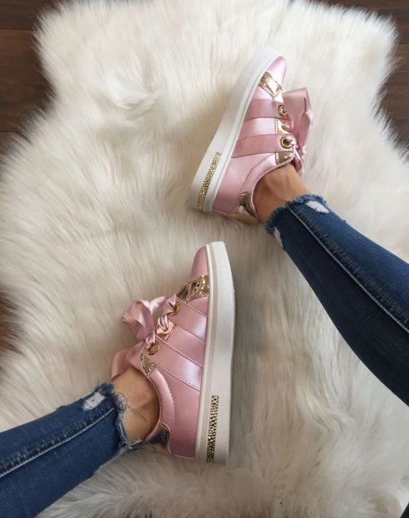 Pink sneakers with satin-effect laces