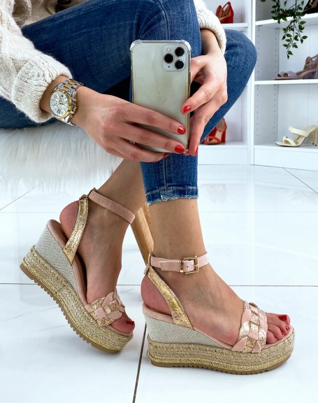 Pink wedge with golden details