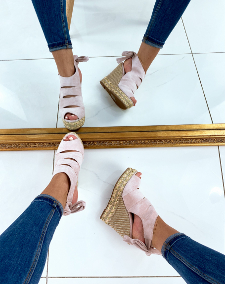 Pink wedges closed with tie strap