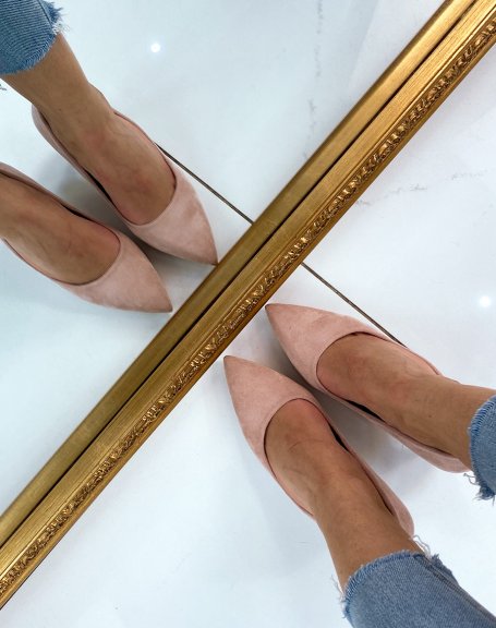 Pointed pumps in pink suede